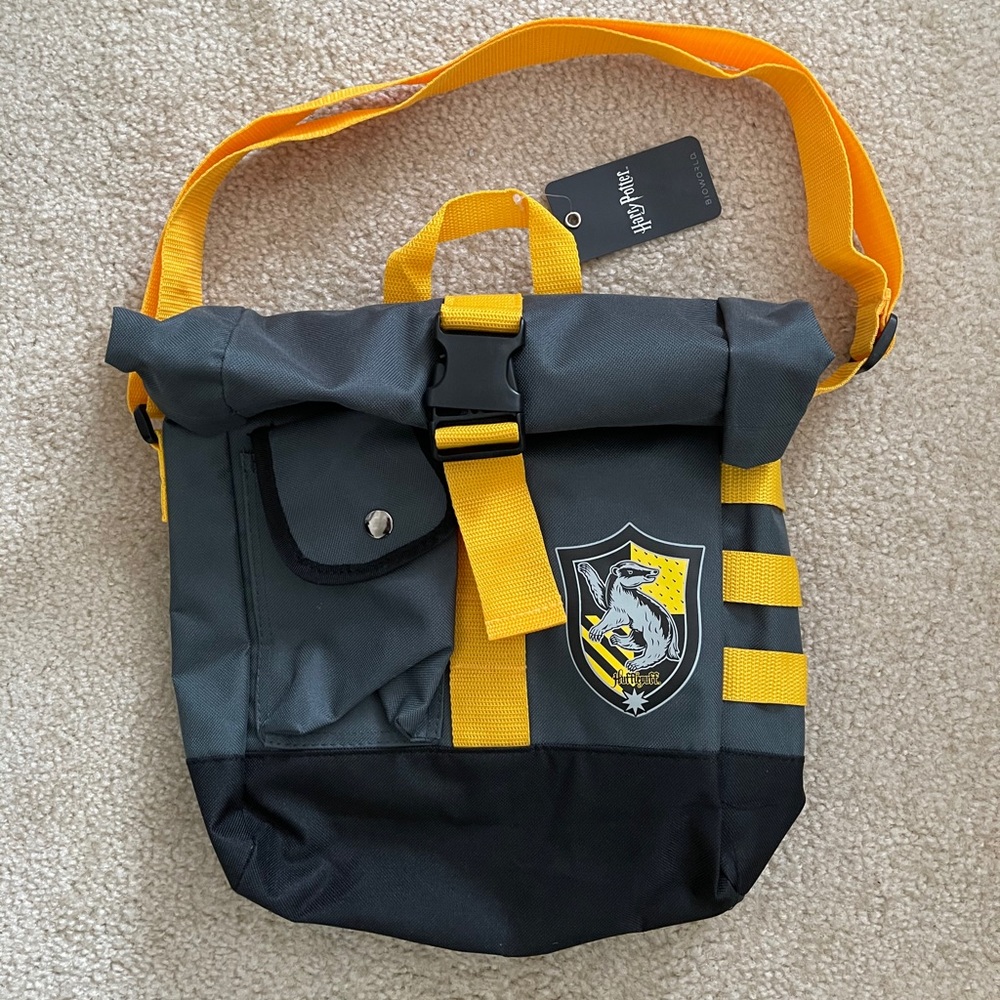 Harry Potter Hufflepuff crossbody bag. NWT